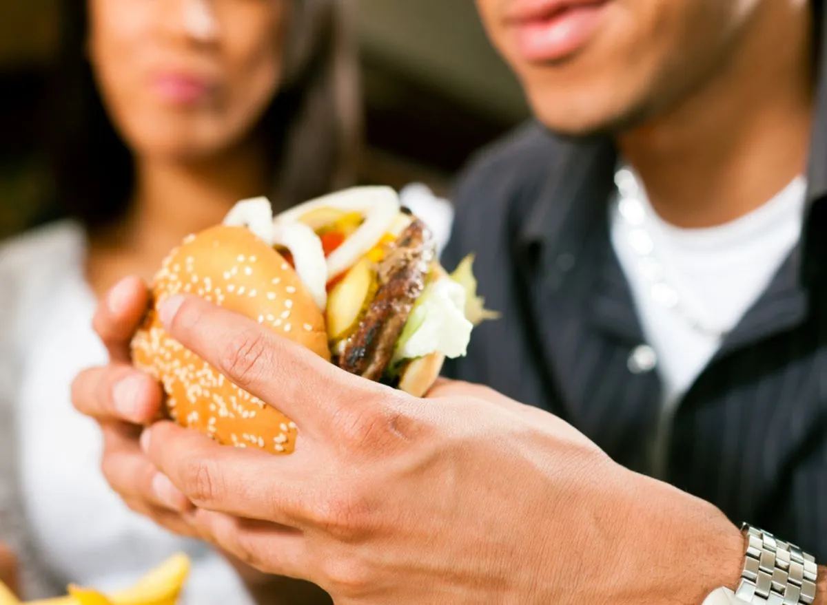 6 Dangerous Side Effects of Eating Fast Food Every Day