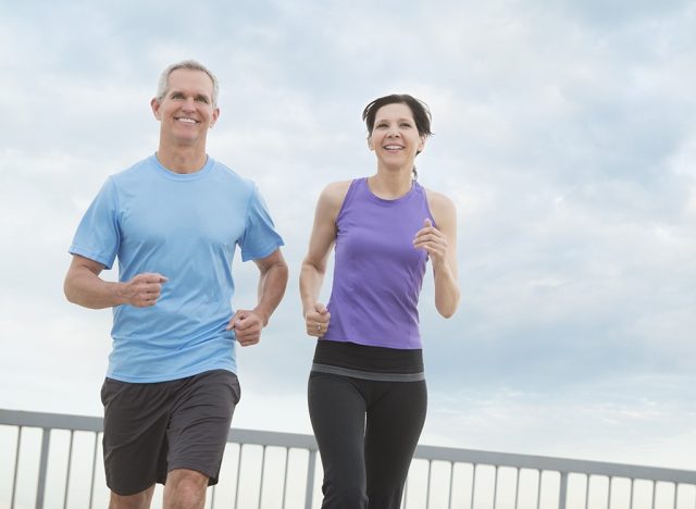 mature couple running - Medplus