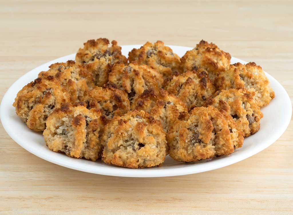 Dessert generic chocolate chip macaroons.jpg