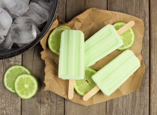 How to Make Smoothie Popsicles