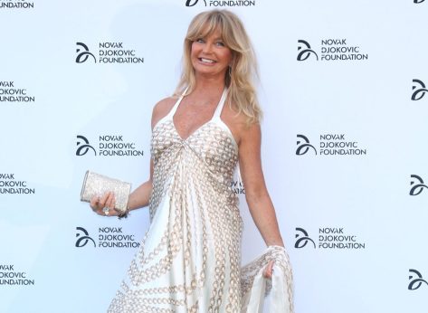 7 Ways Goldie Hawn Stays Slim at 70