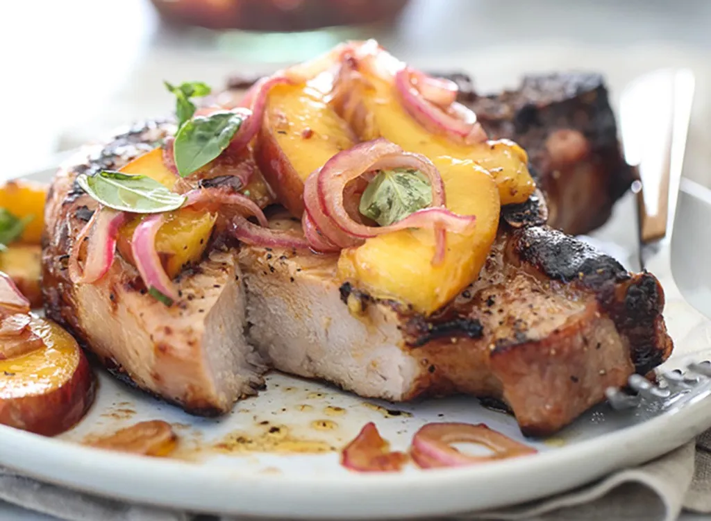 Pork chops with peaches and onions