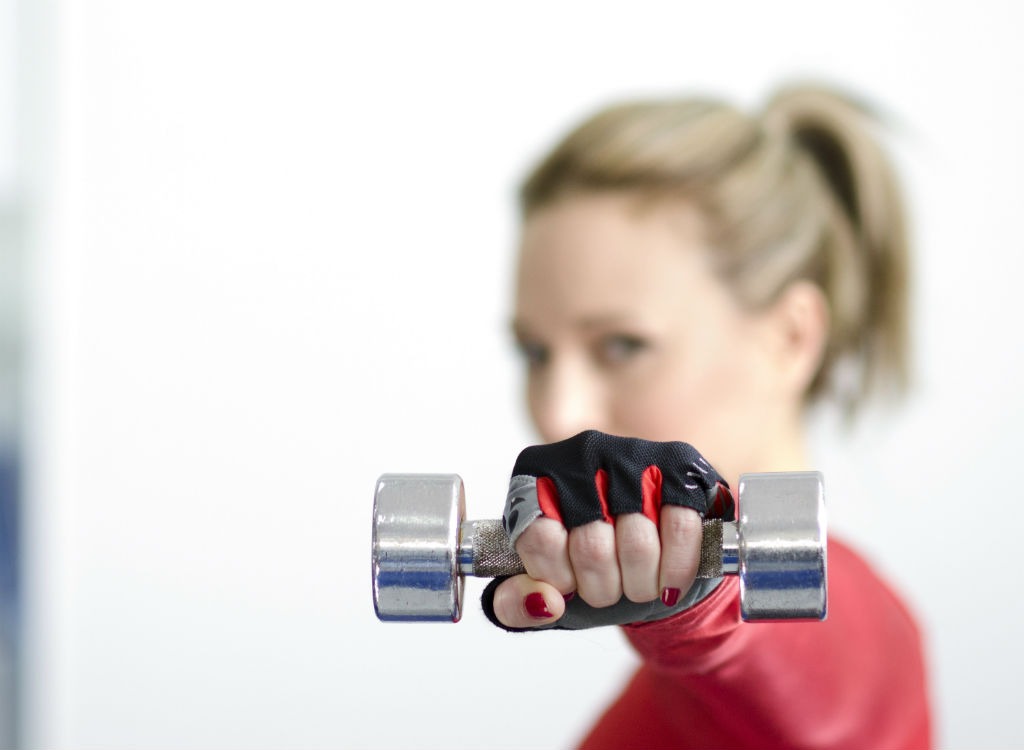 Woman dumbbell.jpg