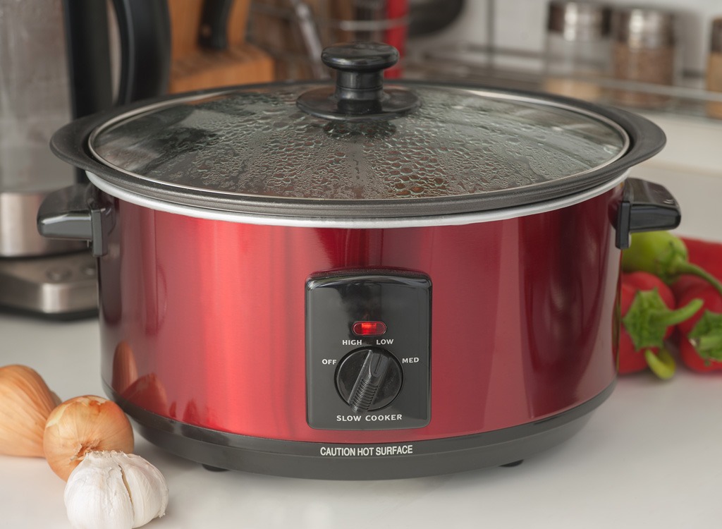 This Crockpot Slow Cooker With 21,900+ Perfect Ratings is Just $40 at   Right Now