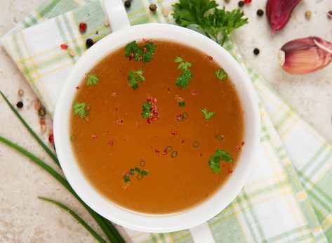 Should You Be Sipping Bone Broth?