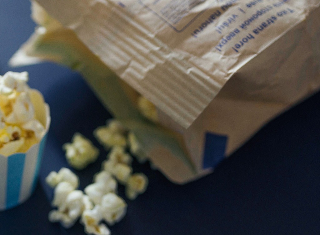 how many calories in a bag of gourmet microwave popcorn