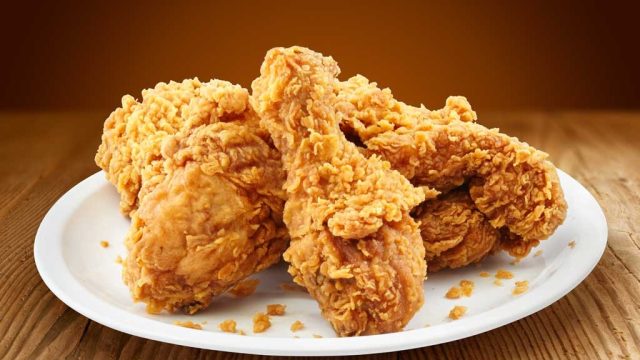 https://www.eatthis.com/wp-content/uploads/sites/4//media/images/ext/966368714/kfc-original-chicken-recipe.jpg?quality=82&strip=1&resize=640%2C360