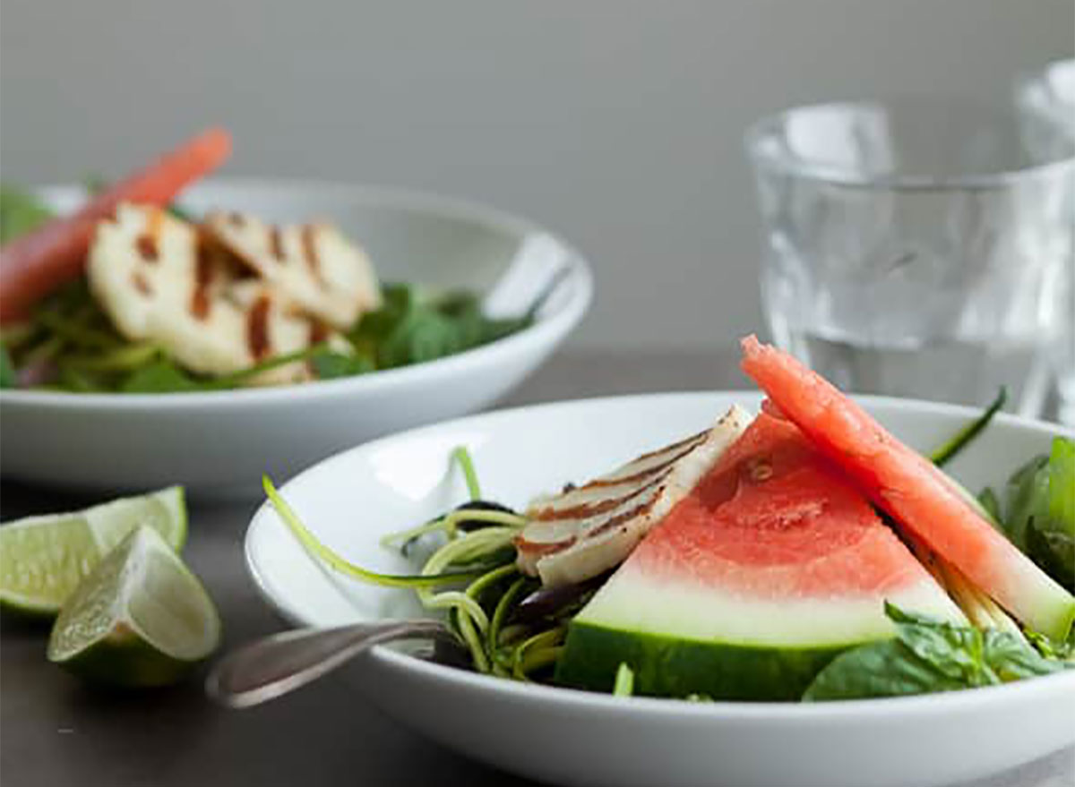 rau bina dưa hấu bí ngòi salad