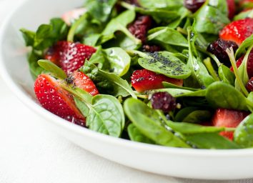 Strawberry spinach salad poppyseed dressing