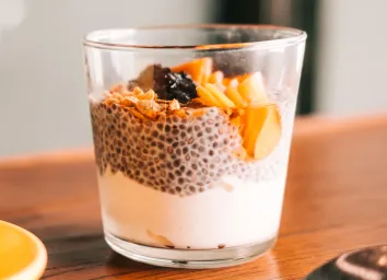 Yogurt chia pudding granola parfait