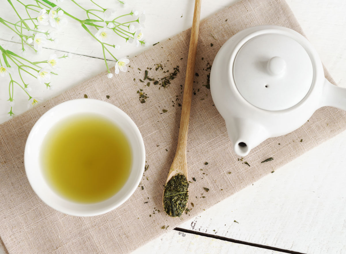Brew green tea - how to beat weight loss plateau