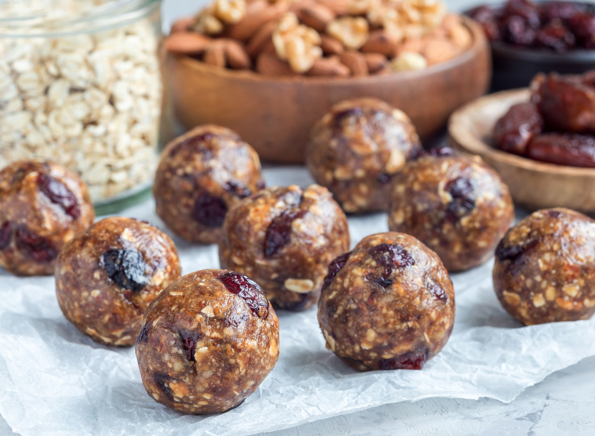 Oat and date energy ball bites for healthy snacking