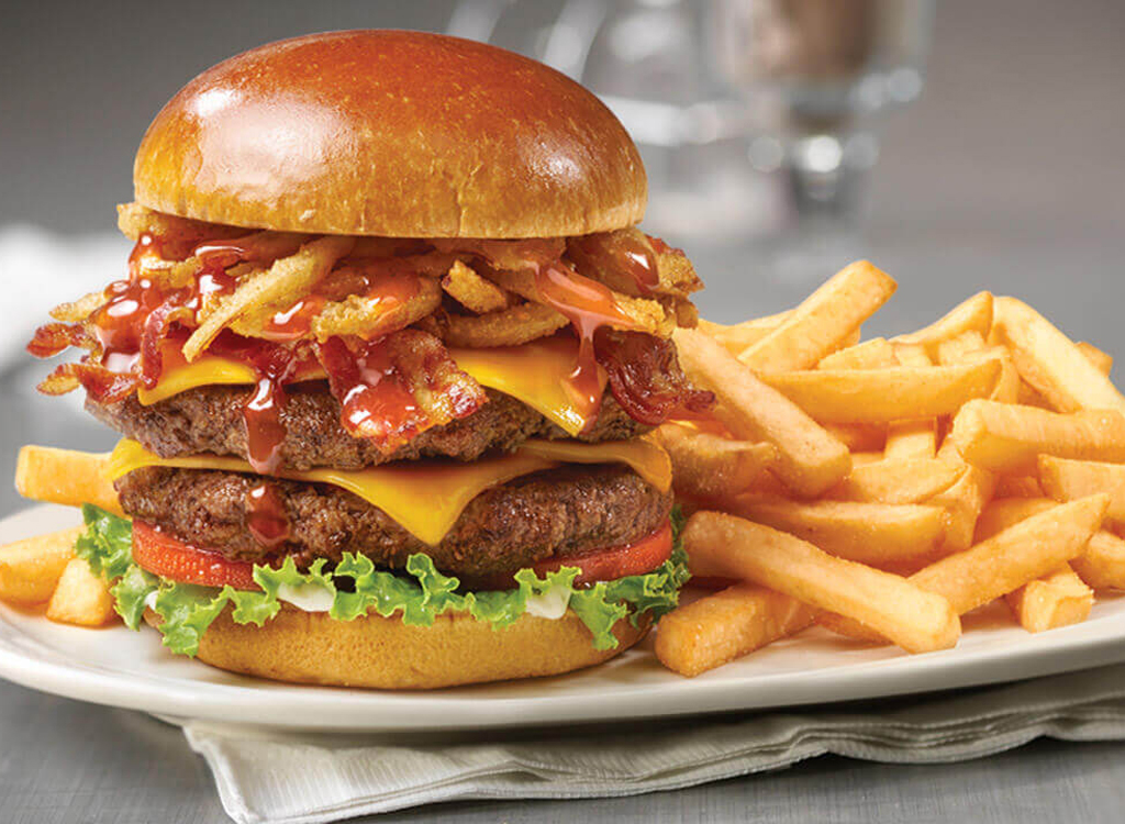 Friendlys big beef honey bbq burger