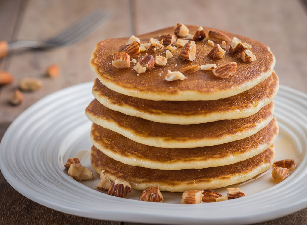 pancakes-syrup-almonds