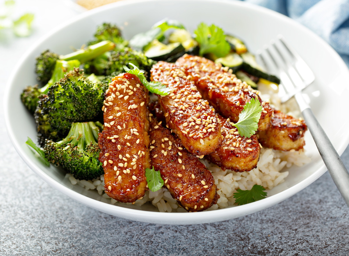 Teriyaki tempeh vegan dinner