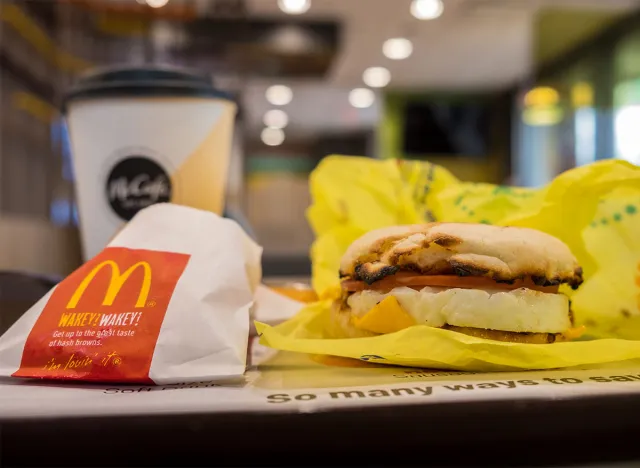 mcdonalds egg mcmuffin and hash brown on tray