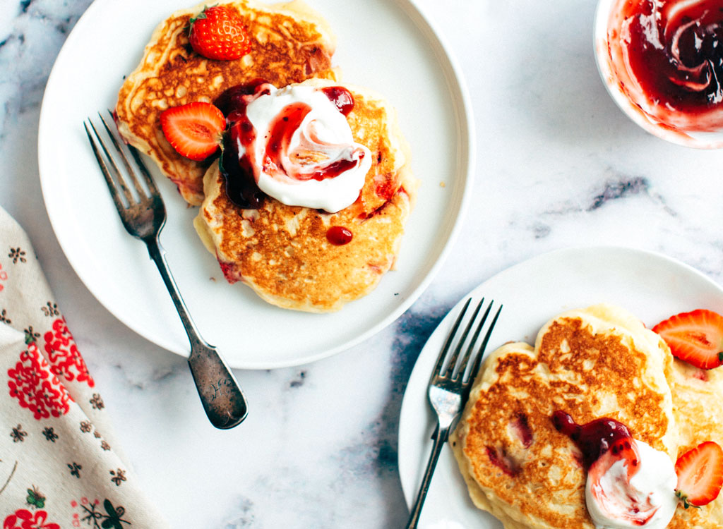 Pancakes strawberries