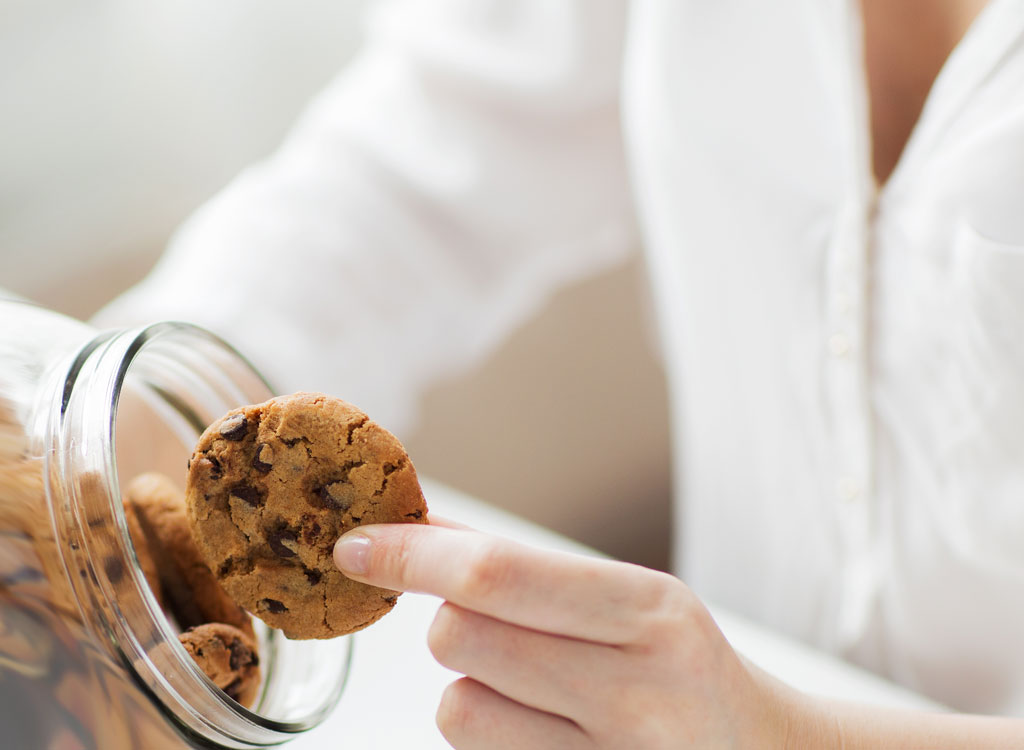 Grab cookie from jar