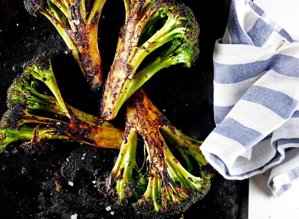 Roasted broccoli - endometriosis diet