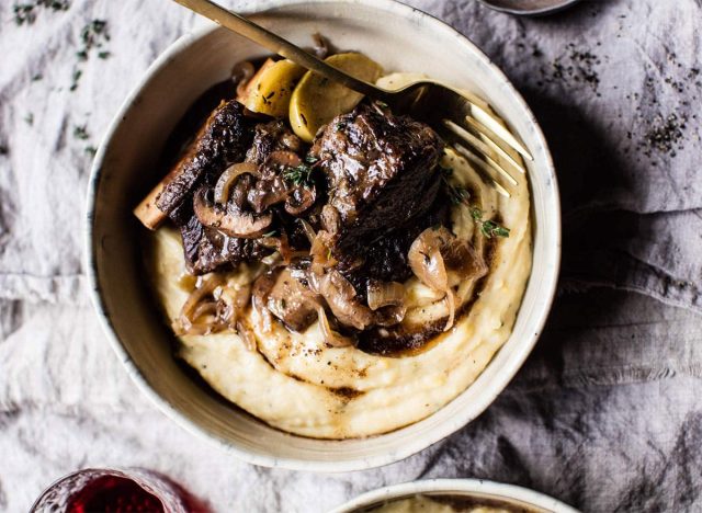 short ribs with mashed potatoes