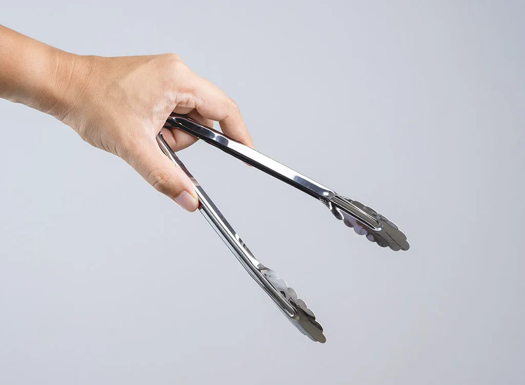 Metal tongs