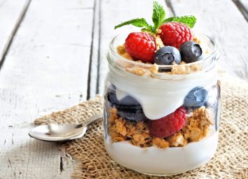 Yogurt parfait
