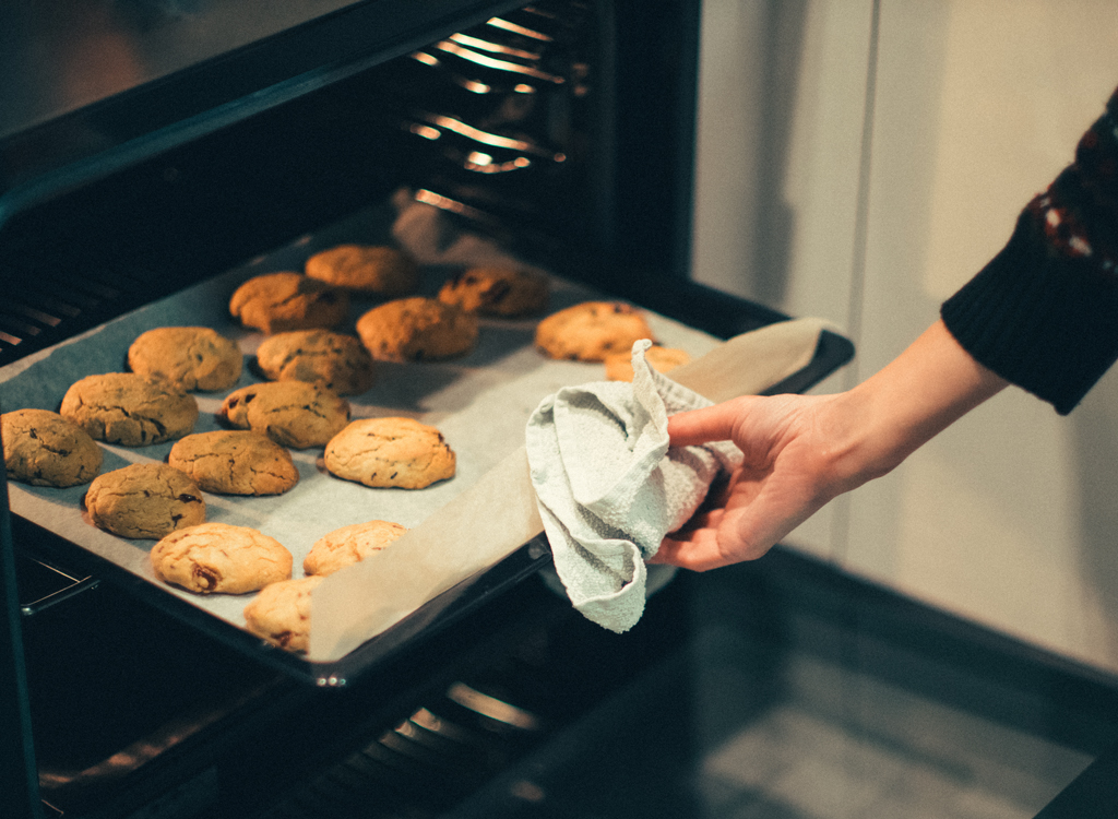 Baking cookies