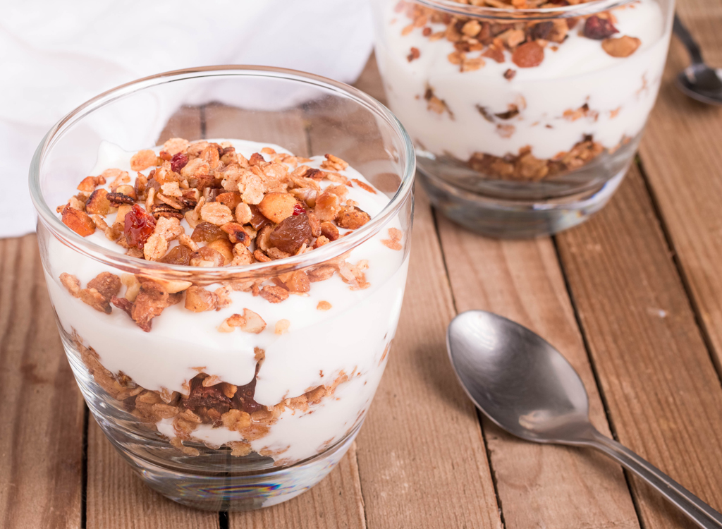 Coconut yogurt with granola