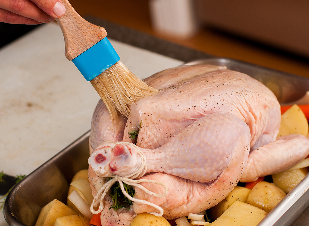 Handle raw turkey