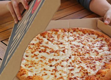 Pizza hut cheese pizza