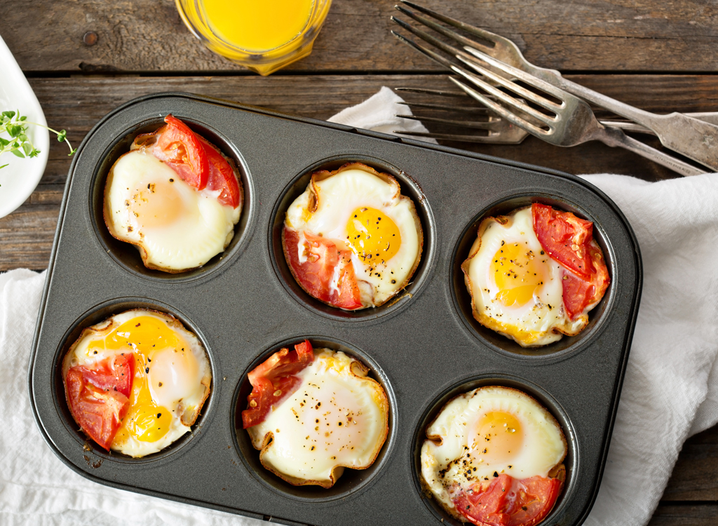 Poached eggs in muffin tin