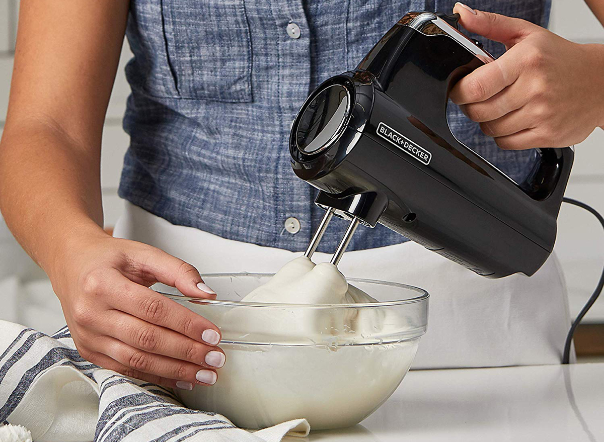 BLACK and DECKER 5 speed hand mixer