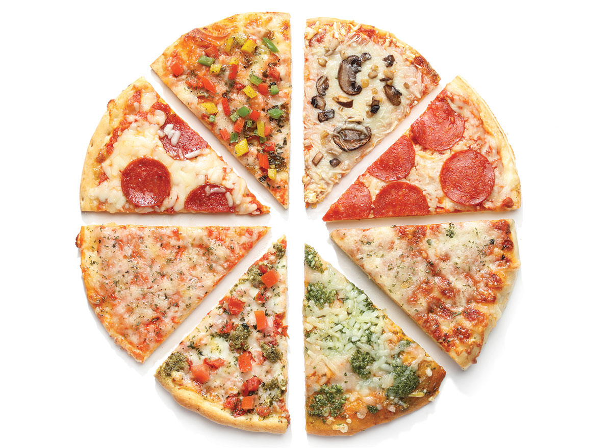 3 кусочка пиццы. Кусок пиццы. Квадратная пицца. Пицца ассорти. Кусочек пиццы сверху.