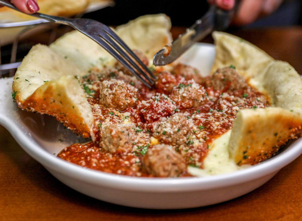 Olive garden meatball pizza bowl