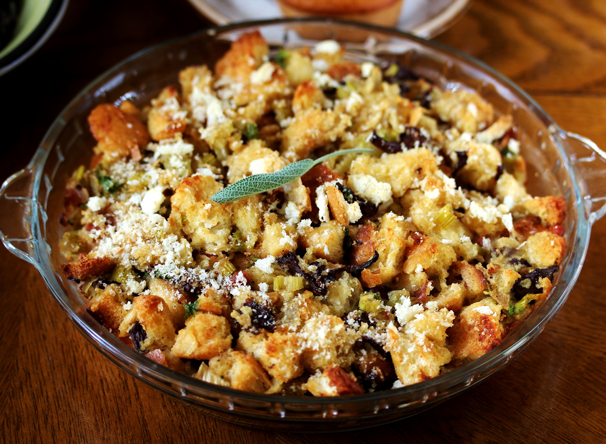 Thanksgiving oyster stuffing