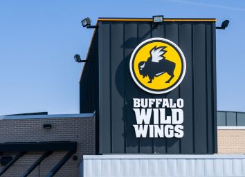 Buffalo wild wings restaurant sign