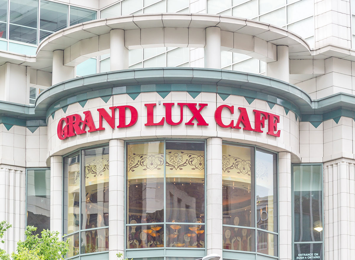 Grand lux cafe