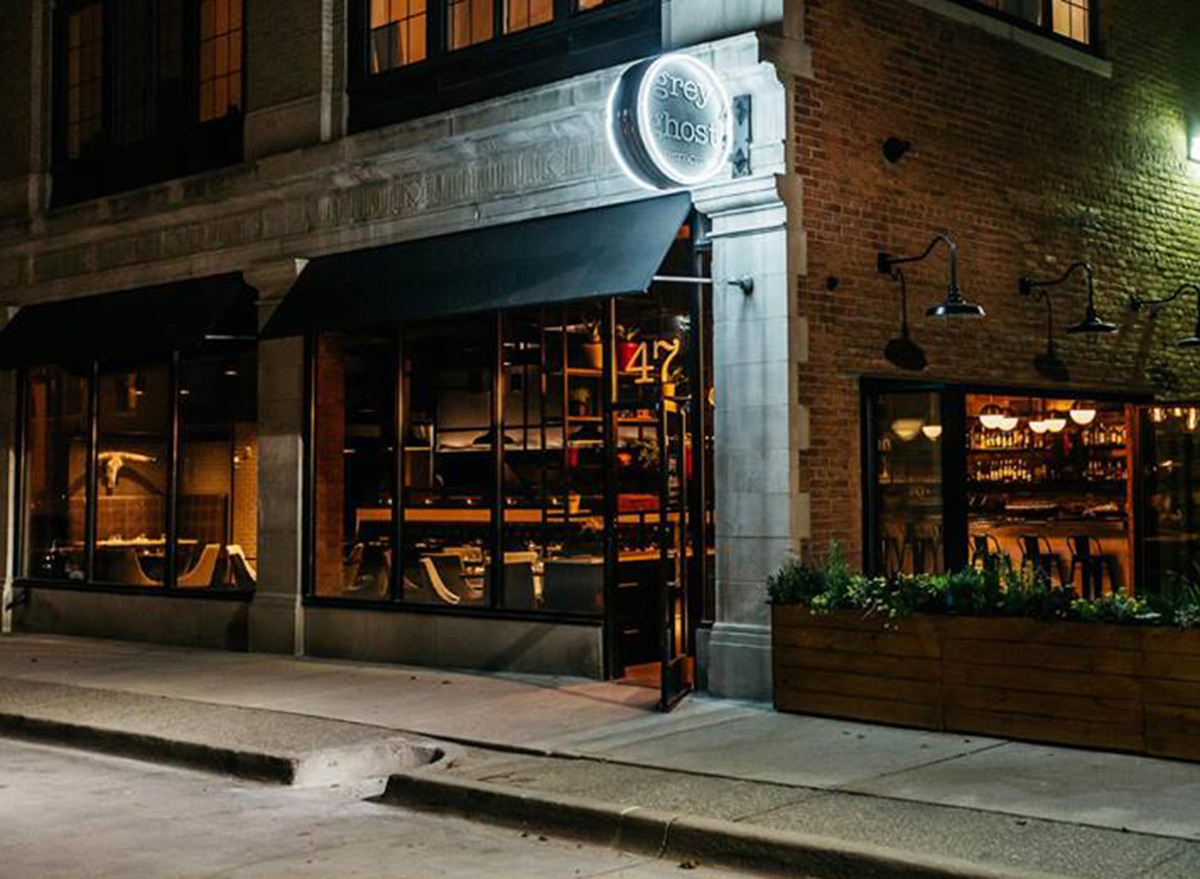 13 Haunted Restuarants Rumored to Have Ghosts — Eat This Not That