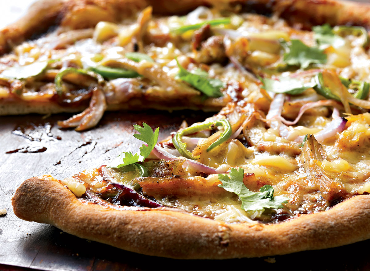 Healthy barbecue chicken pizza