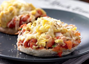 Healthy breakfast pizzas