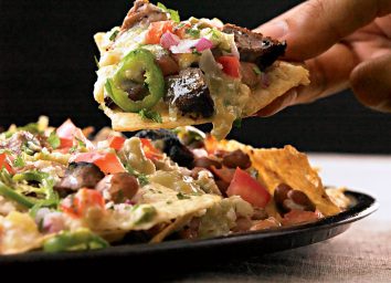 Steak nachos