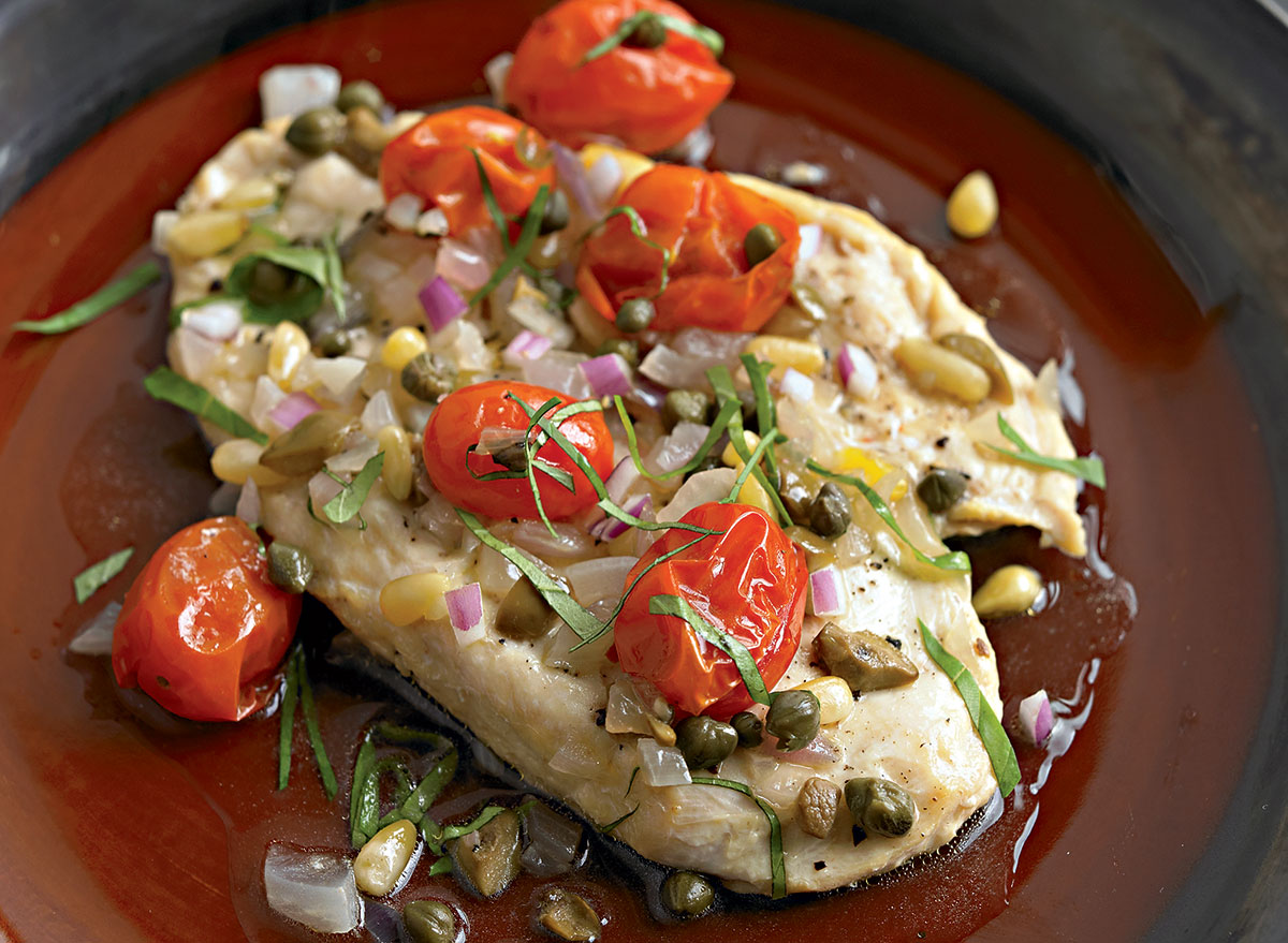 Paleo chicken with tomato, olives, and capers