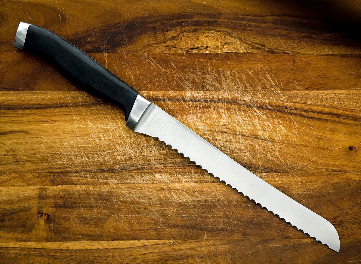 Serrated knife