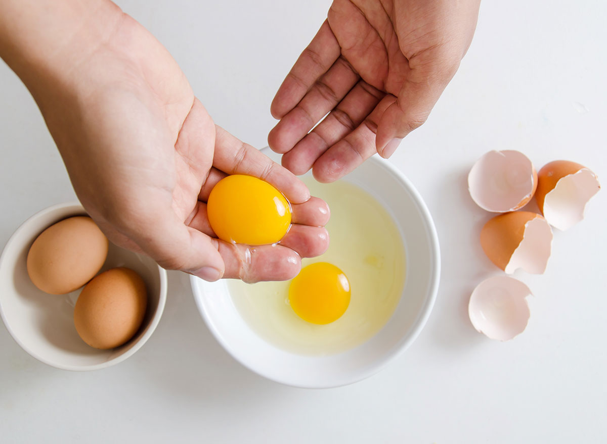 Hold egg yolk in hand