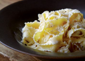 Healthy fettuccine alfredo