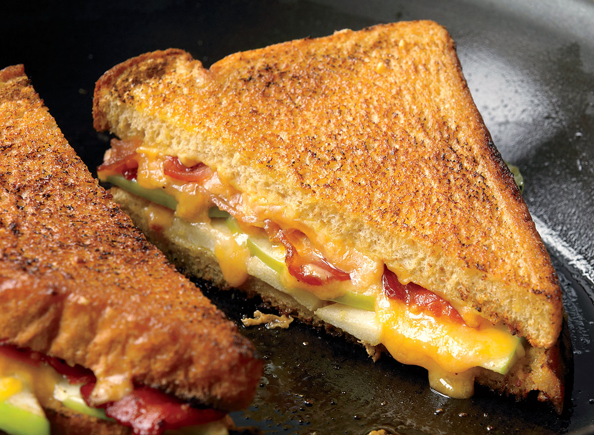 Healthy grilled cheese with apples and bacon