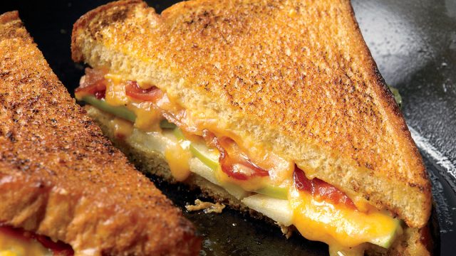 Healthy grilled cheese with apples and bacon