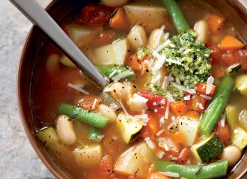 Healthy minestrone with pesto