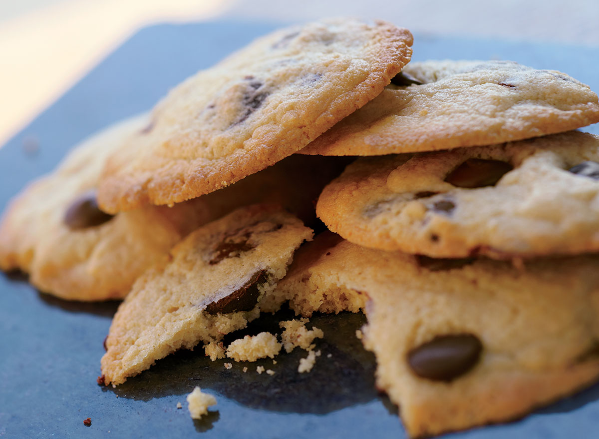 Low-calorie chocolate chip cookies