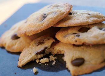 Low-calorie chocolate chip cookies